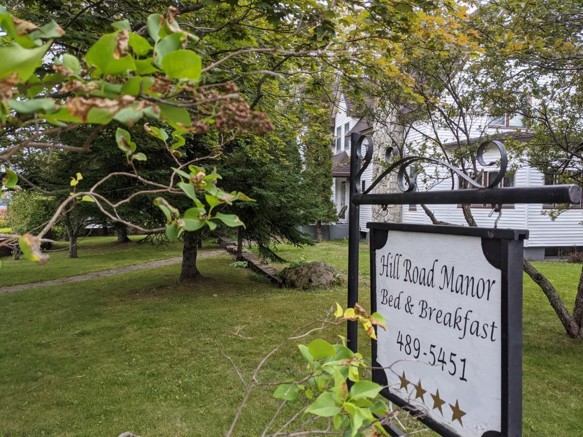 Hill Road Manor Bed & Breakfast Гранд Фолс-Уиндзор Экстерьер фото