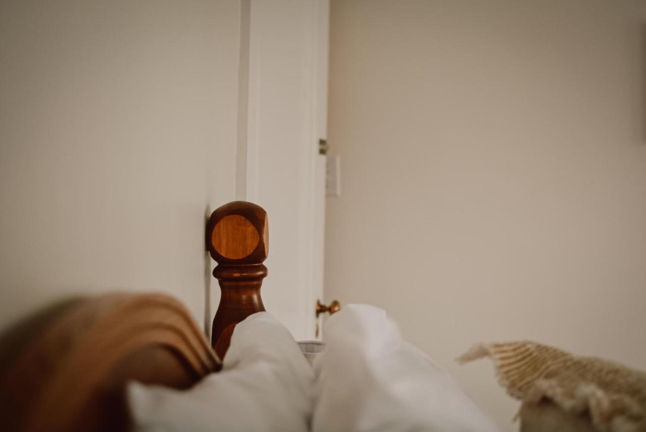 Hill Road Manor Bed & Breakfast Гранд Фолс-Уиндзор Экстерьер фото