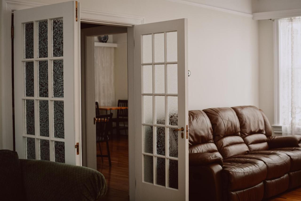Hill Road Manor Bed & Breakfast Гранд Фолс-Уиндзор Экстерьер фото