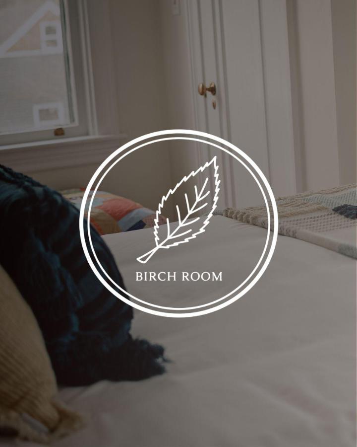 Hill Road Manor Bed & Breakfast Гранд Фолс-Уиндзор Экстерьер фото